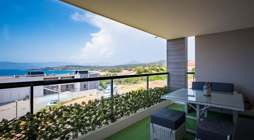 Photo of Myrtle & Mint