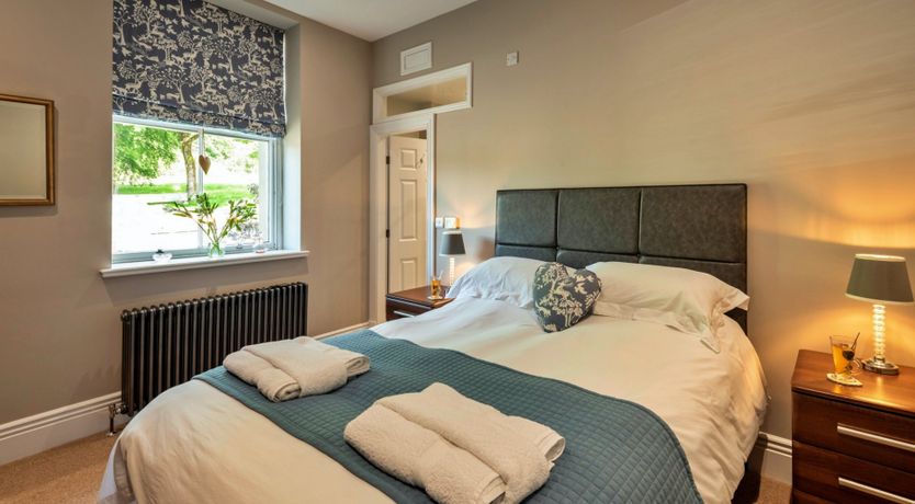 Photo of Peaks & Dales