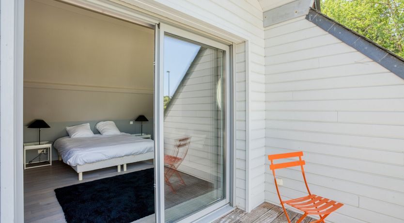 Photo of Oculus & Light