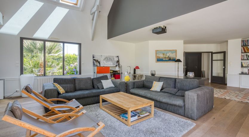 Photo of Oculus & Light