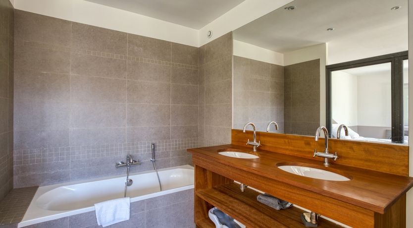 Photo of Oculus & Light