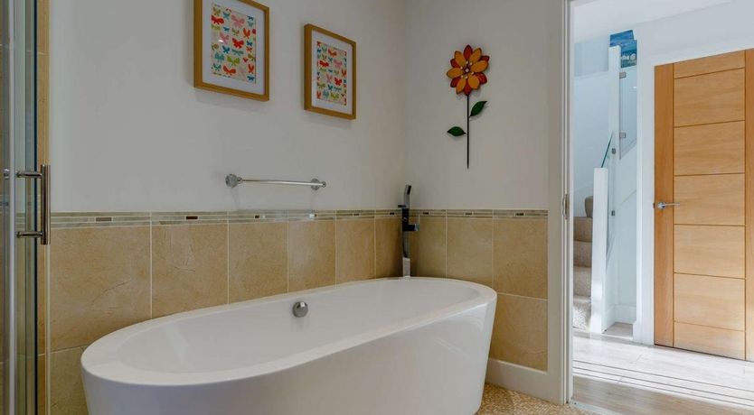 Photo of 4 Bed in Newquay