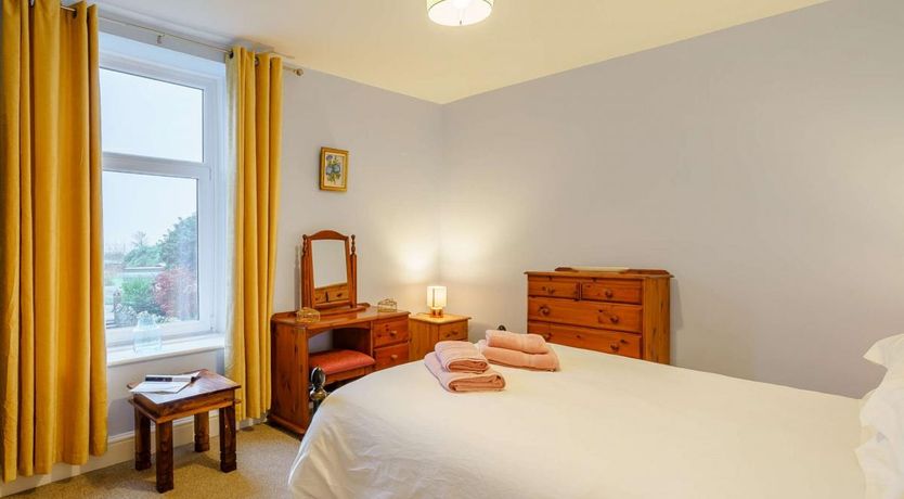 Photo of 4 Bed in Foxfield