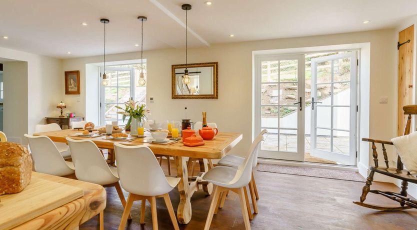 Photo of 5 Bed in Crickhowell