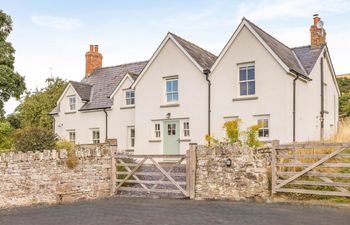 5 Bed in Crickhowell Holiday Cottage