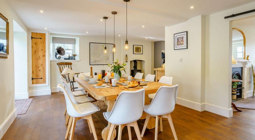 Photo of 5 Bed in Crickhowell