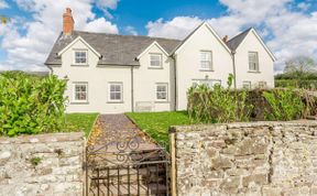 Photo of in Crickhowell (90053)