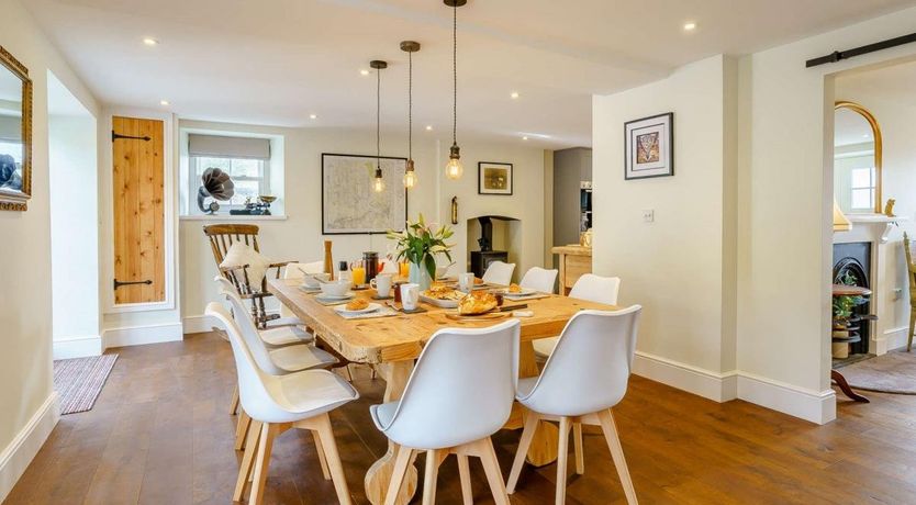 Photo of 5 Bed in Crickhowell