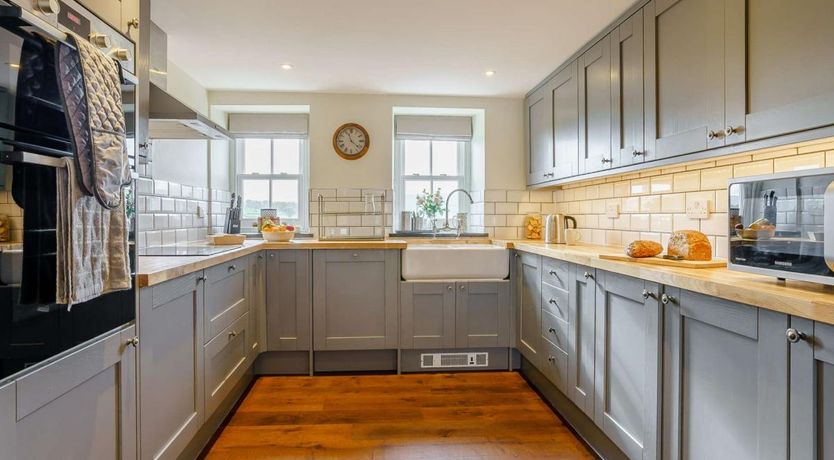 Photo of 5 Bed in Crickhowell