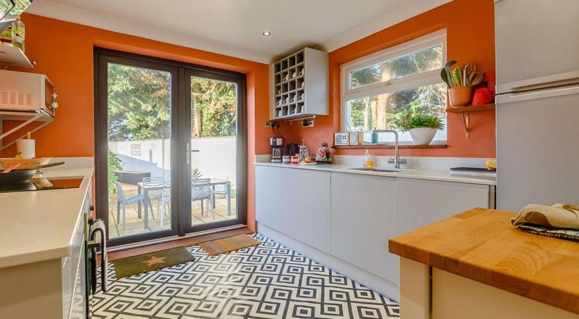 Photo of 3 Bed in Tenby