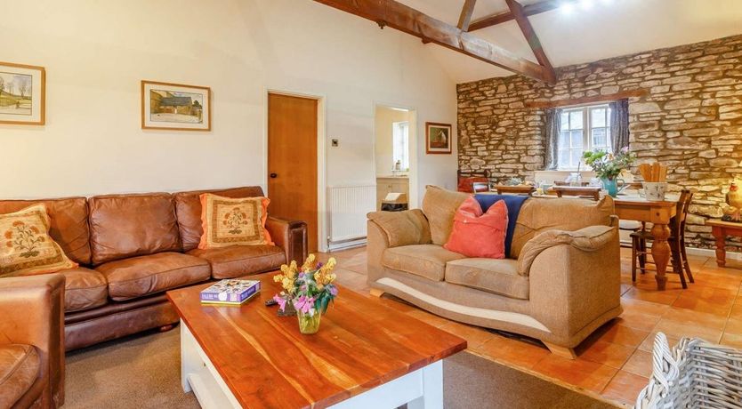 Photo of 3 Bed in Llantilio Pertholey