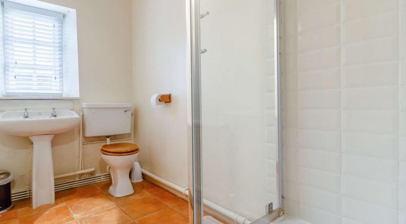 Photo of 3 Bed in Llantilio Pertholey