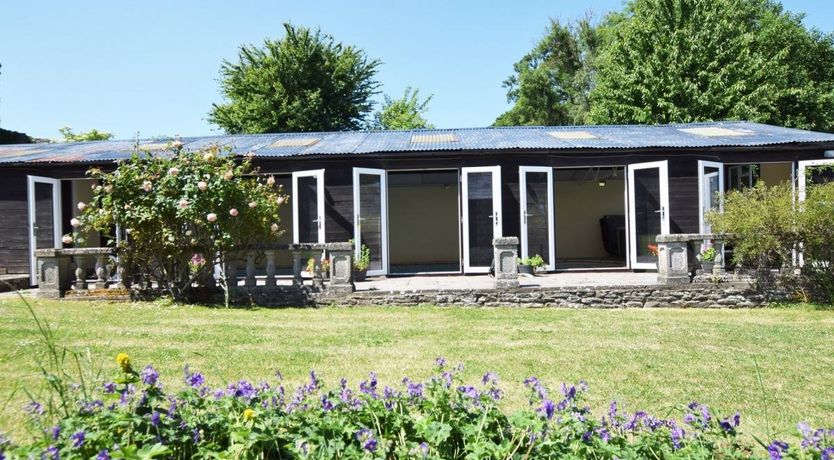 Photo of 2 Bed in Llantilio Pertholey