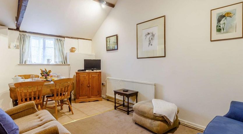 Photo of 2 Bed in Llantilio Pertholey