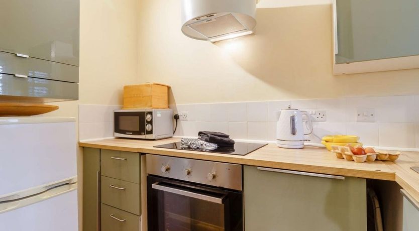 Photo of 2 Bed in Llantilio Pertholey