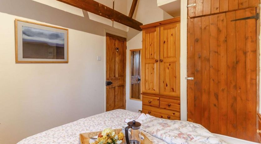 Photo of 2 Bed in Llantilio Pertholey