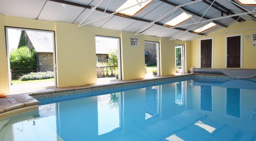 Photo of 2 Bed in Llantilio Pertholey