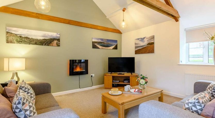 Photo of 1 Bed in Ryme Intrinseca