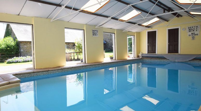 Photo of 2 Bed in Llantilio Pertholey