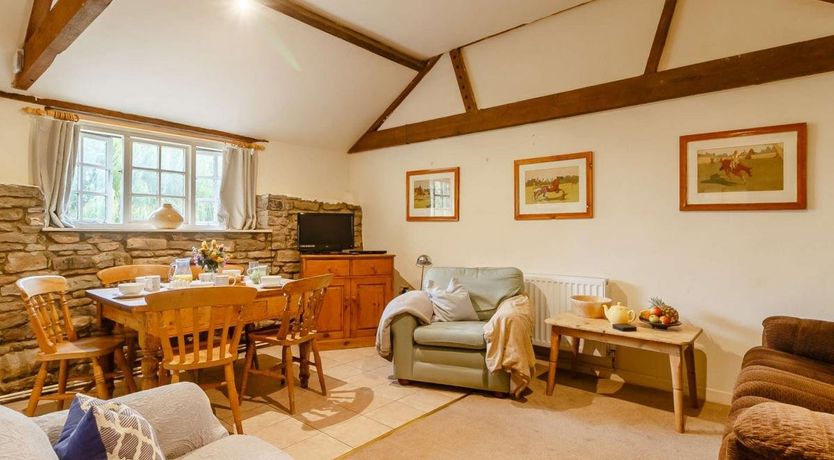 Photo of 2 Bed in Llantilio Pertholey