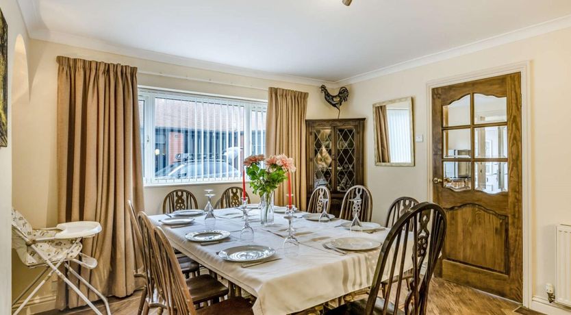 Photo of 4 Bed in Colwyn Bay