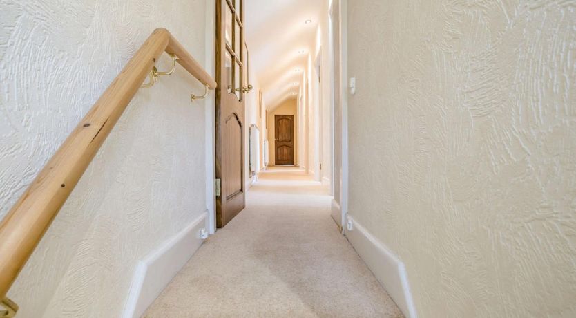 Photo of 4 Bed in Colwyn Bay