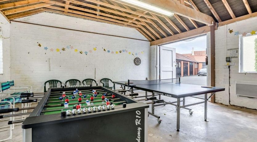 Photo of 4 Bed in Rhos on Sea