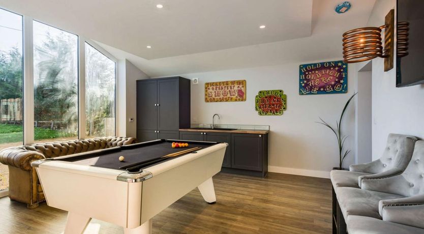 Photo of 4 Bed in Biddisham