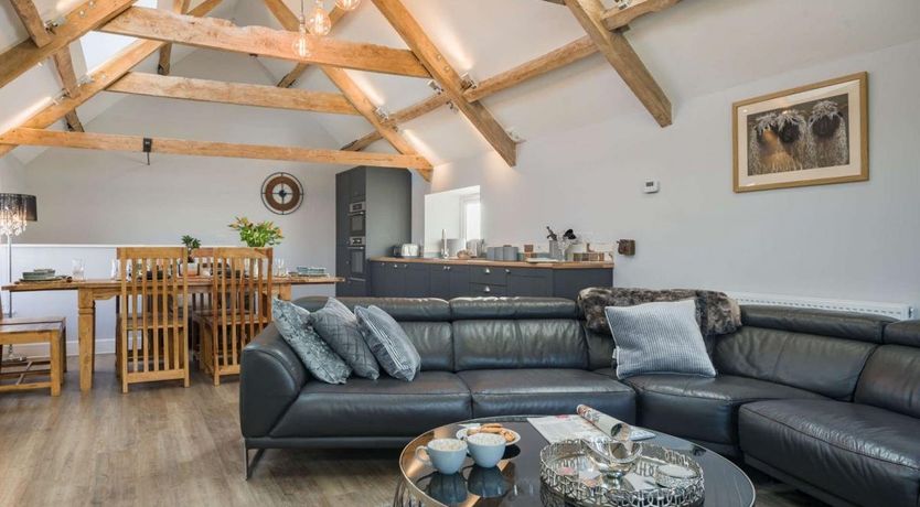 Photo of 4 Bed in Biddisham