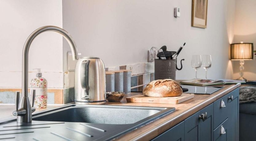 Photo of 4 Bed in Biddisham