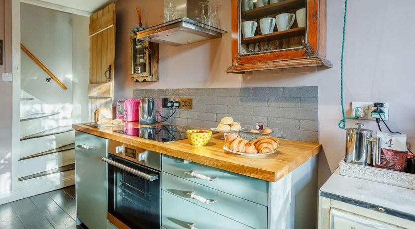 Photo of 2 Bed in Wingfield