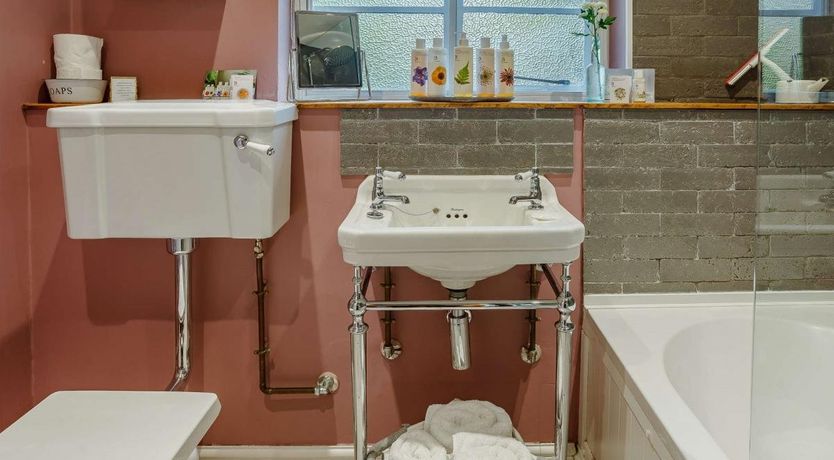 Photo of 2 Bed in Wingfield