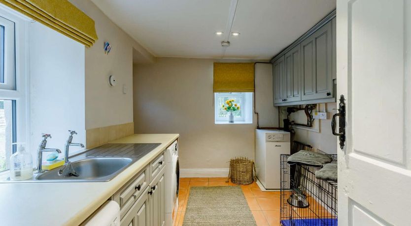 Photo of 4 Bed in Westwood