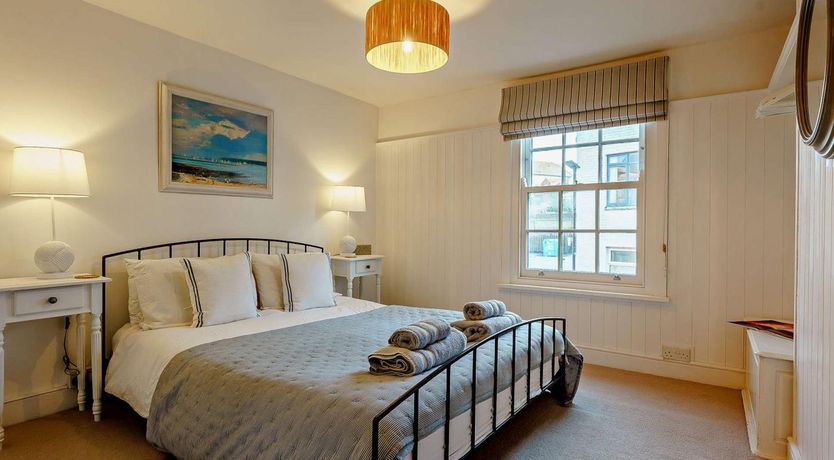Photo of 2 Bed in Cowes