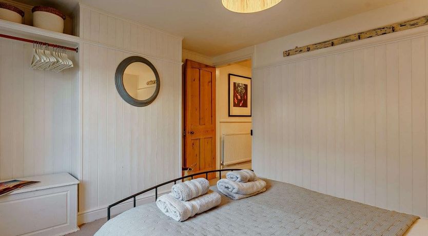 Photo of 2 Bed in Cowes