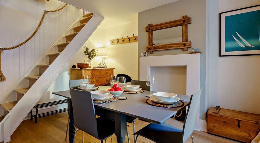 Photo of 2 Bed in Cowes