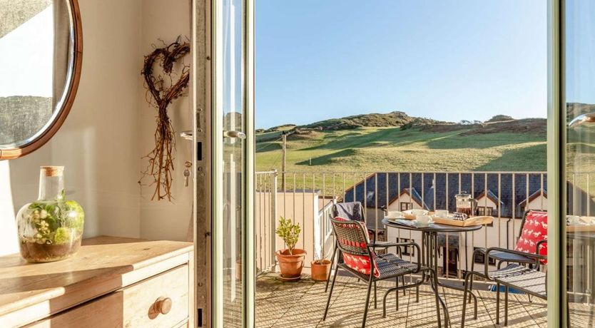 Photo of 4 Bed in Mortehoe