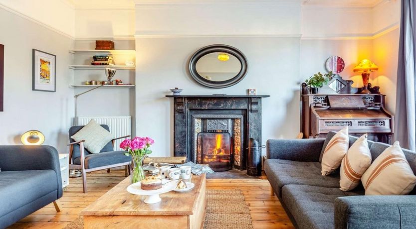 Photo of 4 Bed in Mortehoe