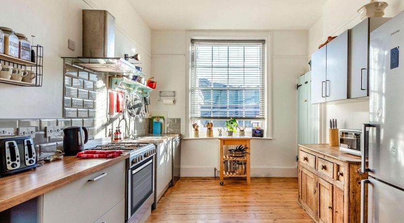 Photo of 4 Bed in Mortehoe