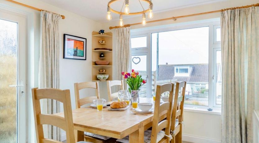 Photo of 3 Bed in Porthtowan