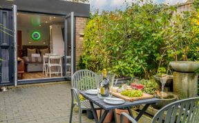 Photo of in Highcliffe (90444)