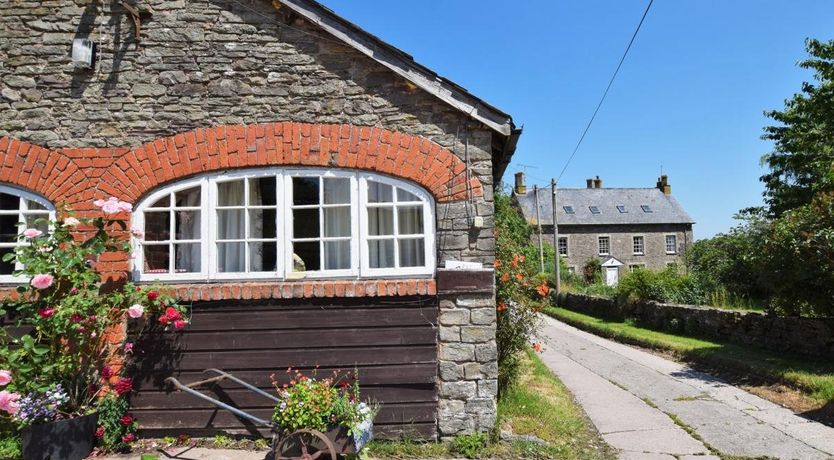 Photo of 2 Bed in Llantilio Pertholey