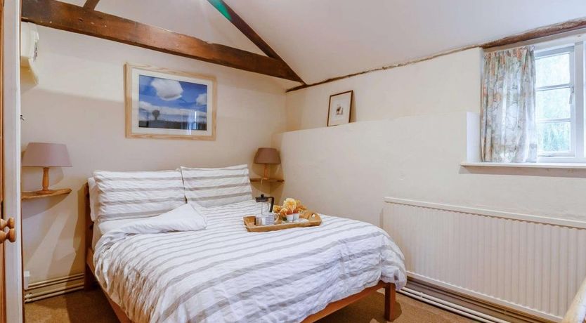 Photo of 2 Bed in Llantilio Pertholey