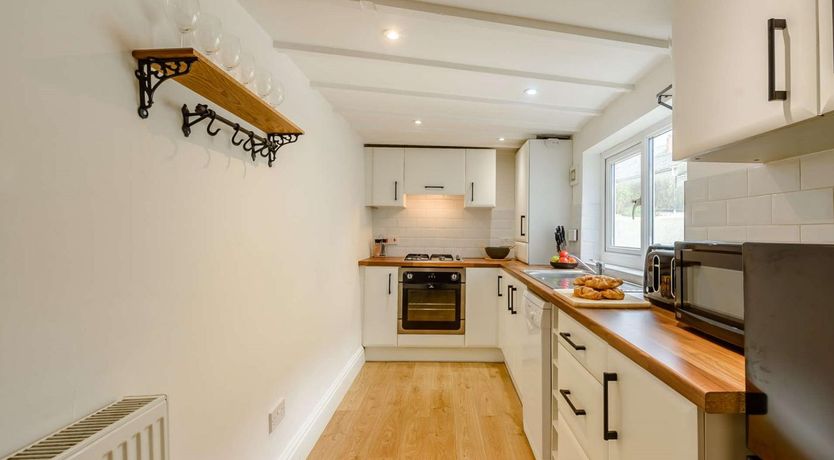 Photo of 3 Bed in Tenby