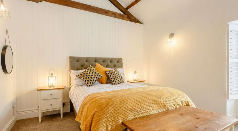 Photo of 3 Bed in Tenby