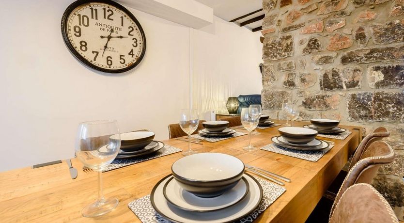 Photo of 3 Bed in Tenby