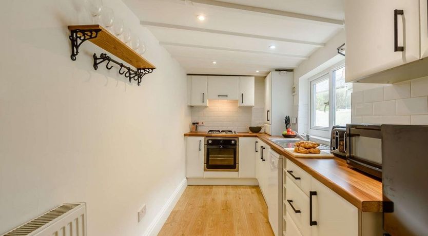 Photo of 3 Bed in Tenby