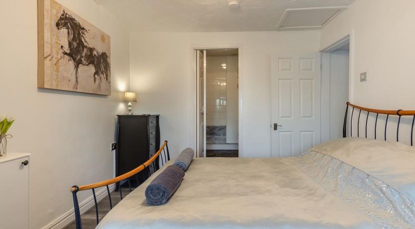 Photo of 2 Bed in Mold