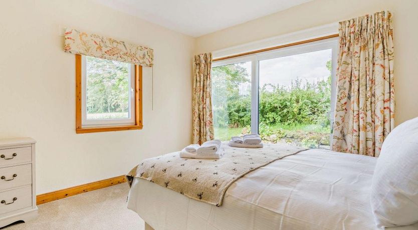 Photo of 5 Bed in Dunkeld