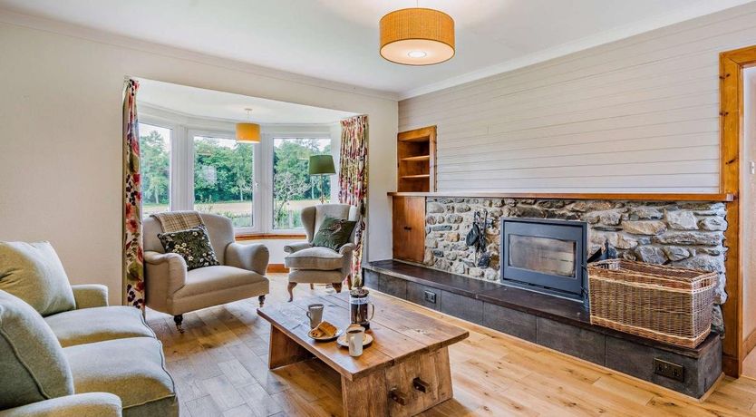 Photo of 5 Bed in Dunkeld